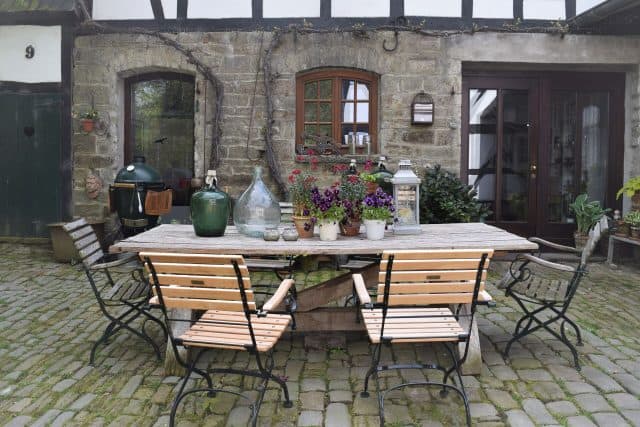 Sitzgruppe Hof Tüschenbonnen Sitzgruppe im Innenhof